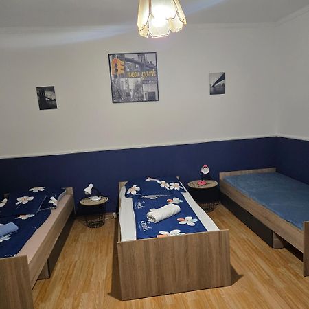Orsi Apartman / Vendeghaz ケチケメート エクステリア 写真
